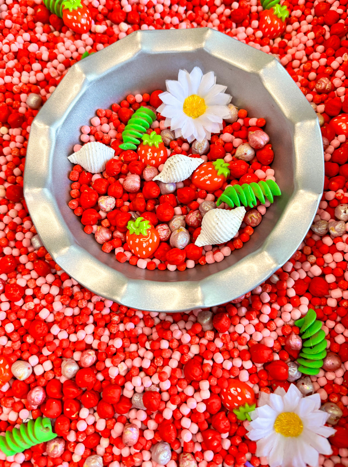 Strawberry sensory kit with printable recipe card for counting and imaginative play.